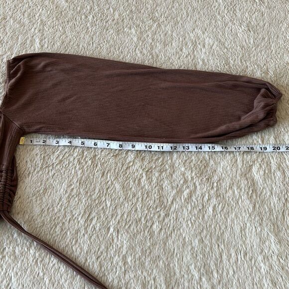 Fashion Nova ruched peasant top brown size small - Picture 13 of 16
